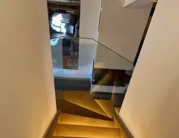Garde-corps vitré pour escaliers